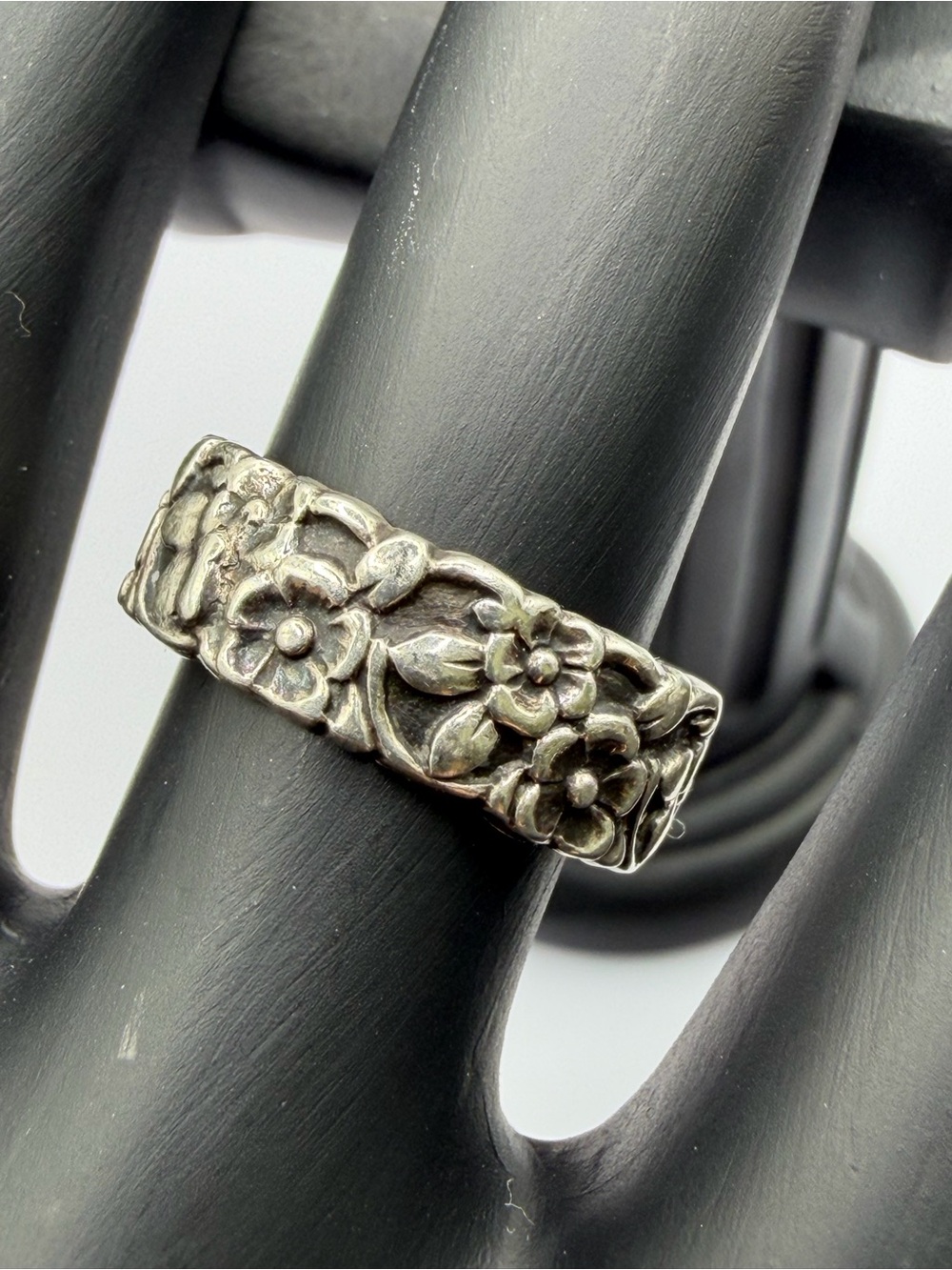 Vintage Uncas Sterling Silver Forget Me Not Floral Eternity Ring 5.5